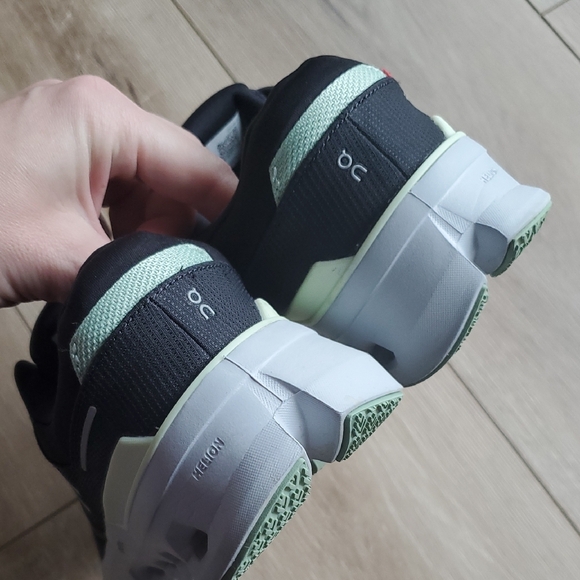 On Running Cloudrunner Womens Shoes Size 9 - Picture 5 of 11